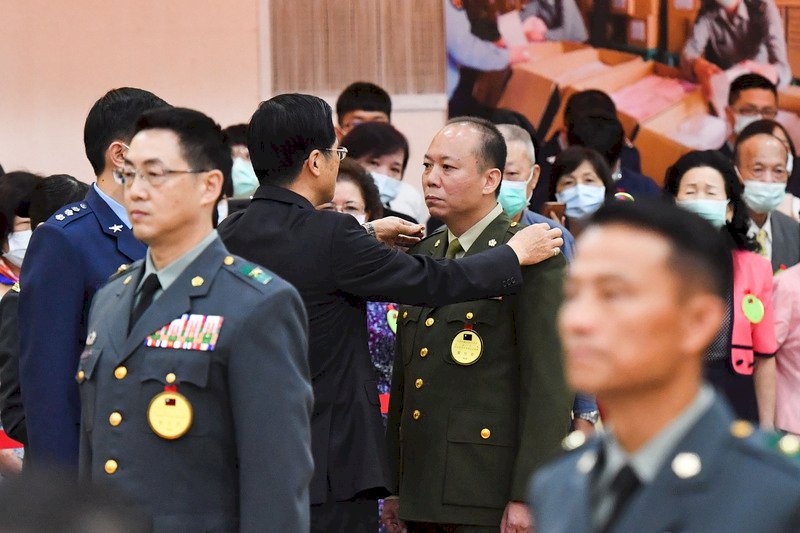 私菸案買50條菸 總統警衛室主任陳敏華緩起訴