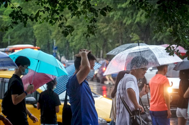 高壓減弱水氣增 午後各地留意雷陣雨