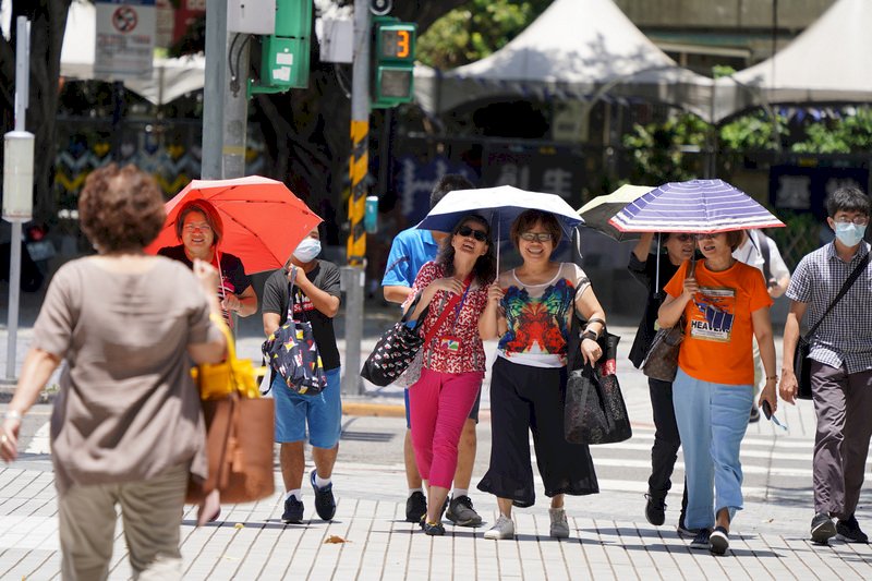 中南部防短時強降雨 北東高溫可達36度