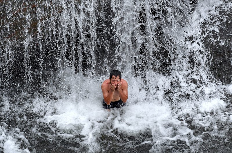 各地高溫33度以上 中南部局部雨午後留意雷陣雨