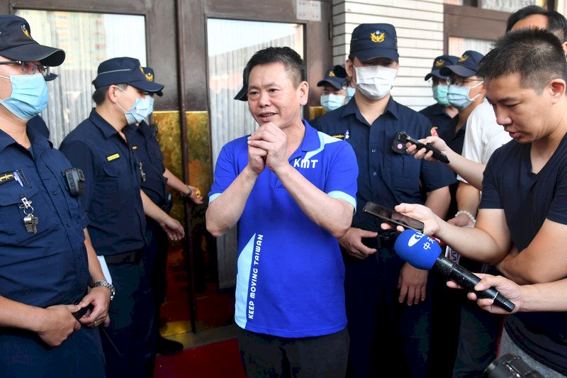 藍占據立院議場逾12小時 林為洲:可能超過3天3夜