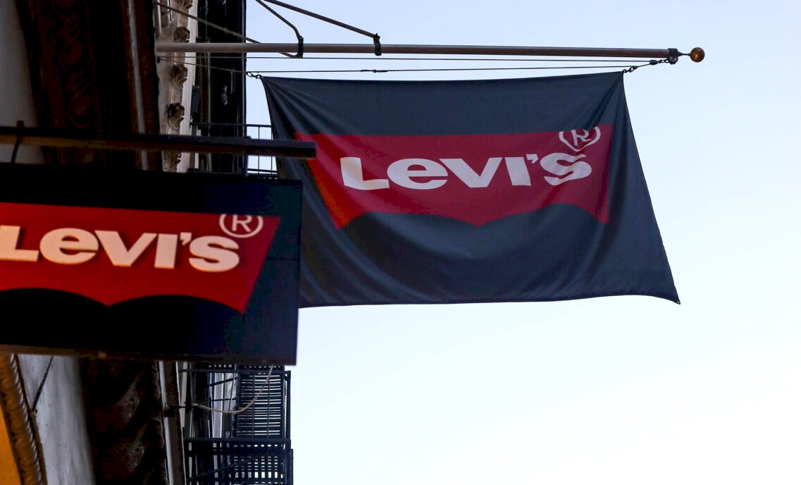 疫情衝擊 Levi's將裁員700人