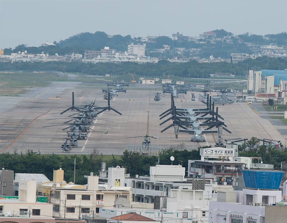 駐日本沖繩美軍普天間機場，爆發武漢肺炎群聚感染。(圖取自推特)