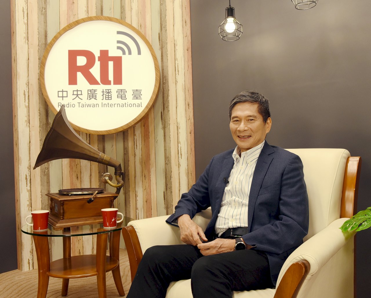 文化部長李永得接受央廣專訪，強調成立「國際英語影音平台」有其必要性，可向國際分享台灣價值。