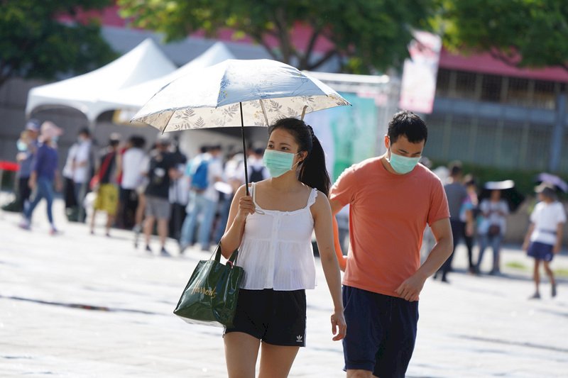 全台高溫炎熱 南高屏及南投將飆38度