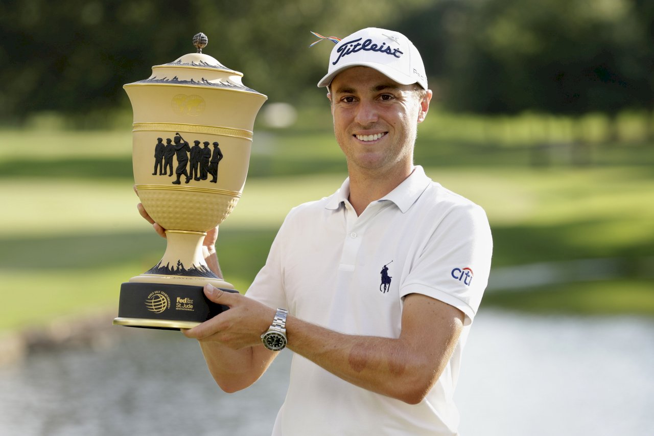 美國高爾夫球名將湯瑪斯(Justin Thomas)2日贏得世界邀請賽(World Golf Championships- FedEx St Jude Invitational)冠軍。(美聯社/達志影像)