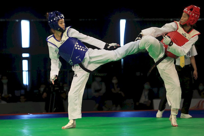 模擬東京奧運對抗賽6日上午進行跆拳道項目，亞運金牌跆拳道好手蘇柏亞（藍方）在女子49公斤量級出賽。