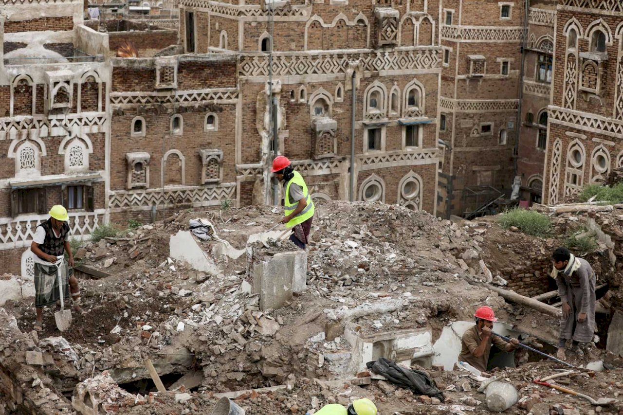 連月豪雨襲葉門 列入世界遺產古老房屋坍塌