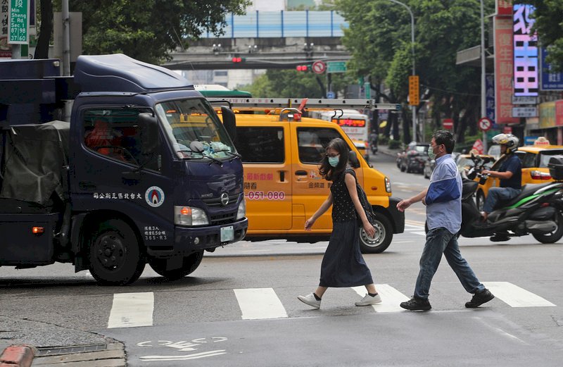 3月底上路 汽車未依規定禮讓行人一律重罰3600
