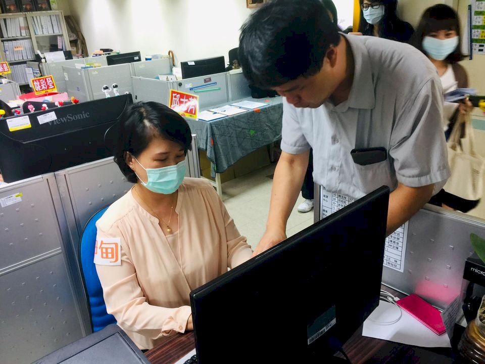 中年遭遇罕病失視力  伊甸給力助回職場舞台