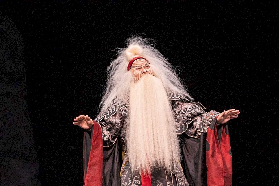 「李爾在此」封箱 吳興國傾全力盡興演出