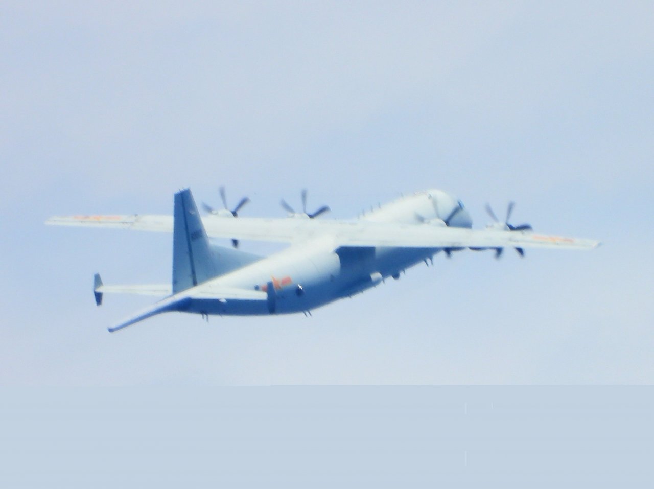 共機再擾台　1架運8侵入防空識別區