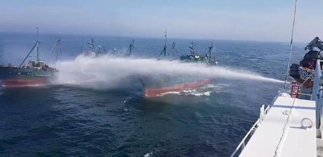 中國漁船違法捕撈猖獗 韓國海警擬動武因應