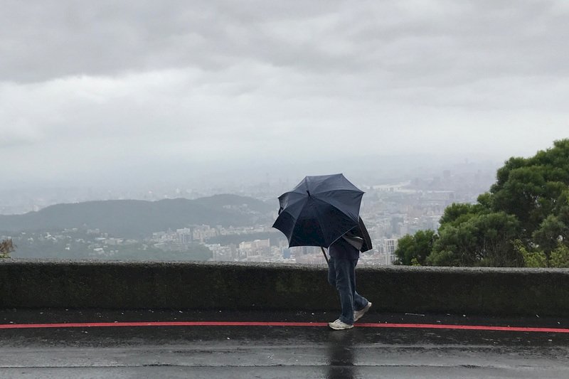 北東雲多偶飄雨 中南日夜溫差大