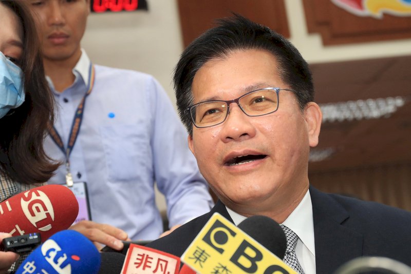 離島人無福可享春節孝親專案？ 林佳龍澄清搭機也適用