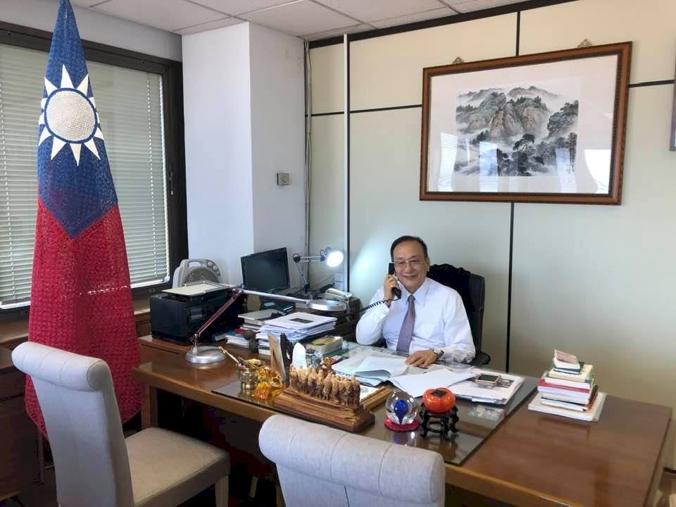 西班牙電台專訪駐西代表:重申台灣堅守民主