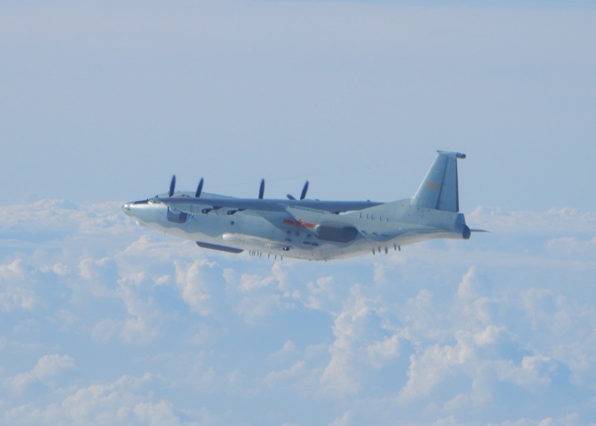 雙十前夕 共軍運8運9電戰機擾台近東沙島