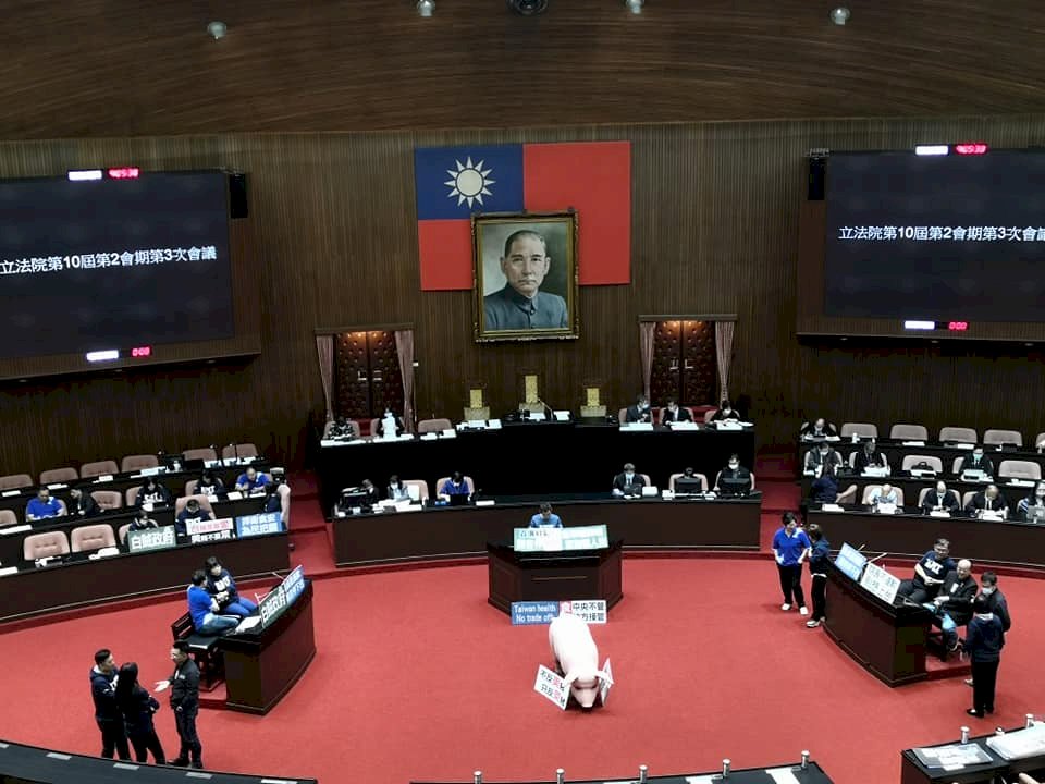 藍委再度杯葛蘇貞昌施政報告 院會又陷空轉