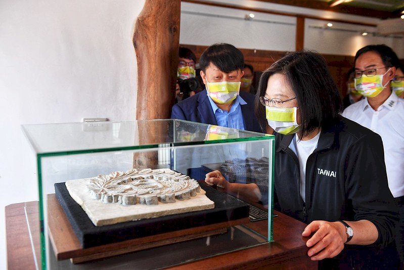 關心地方建設 總統參訪高雄逍遙園與港埠旅運中心