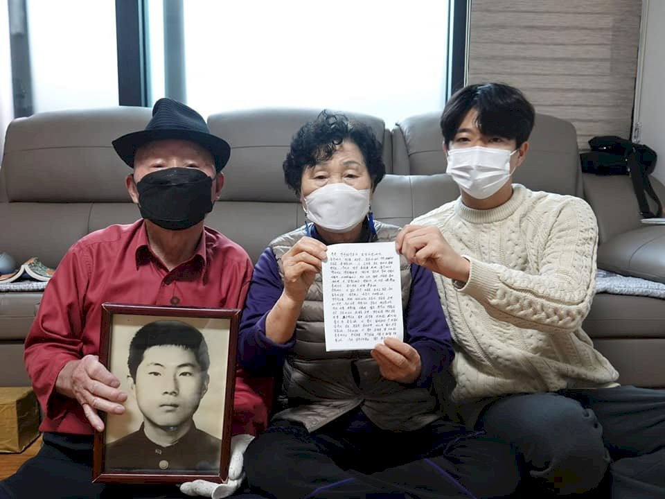 光州遺族母親勉黃之鋒 民主猶如寒冬盛開的梅花