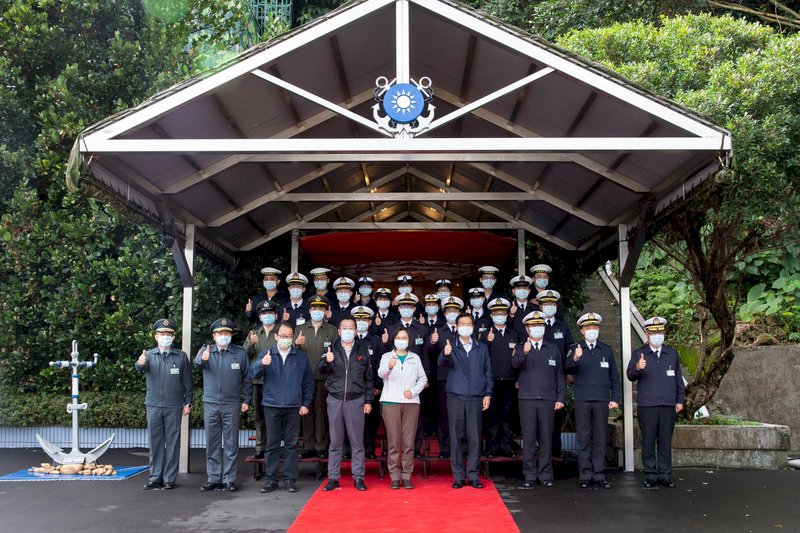 蔡總統慰勉海軍輪值官兵 感謝堅守崗位