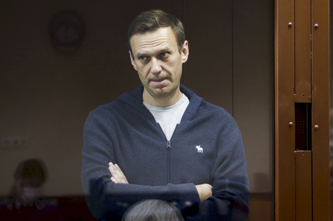 Навальный призывает к системным санкциям против российских олигархов — Новости — Центральное радио РТИ