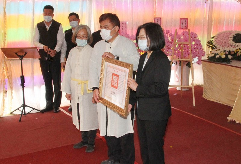 頒贈褒揚令 總統:崑濱伯一生腳踏實地 讓大家更認識台灣農業