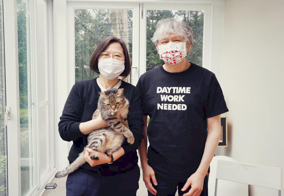 小英總統與奈良美智早餐會 大聊貓話題