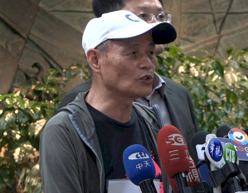 吃鳳梨談藻礁！環團見陳吉仲要中油立刻停工並和總統會面