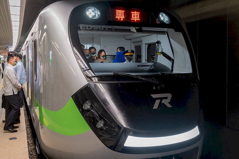 史上最美區間車 台鐵EMU900通勤電聯車4/1首航(影音)