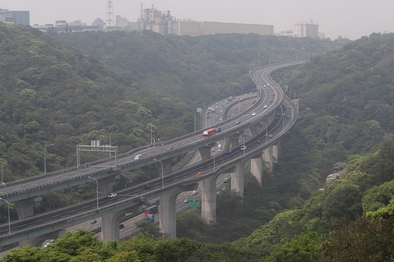 國慶日國道15路段易塞 國5雙向高乘載管制