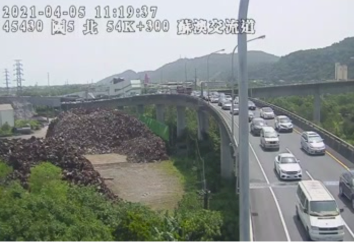 國5上午已現車潮 西部國道北返車流下午出籠