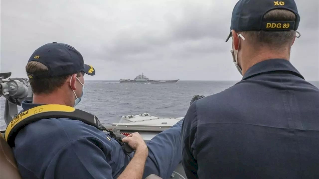 美艦長翹腳看遼寧艦!專家:共軍操演仍須強化