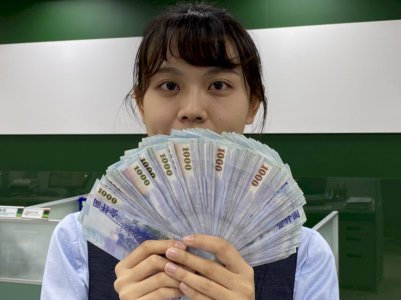 5月匯市穩央行沒大出手 台灣外匯存底續排全球第五