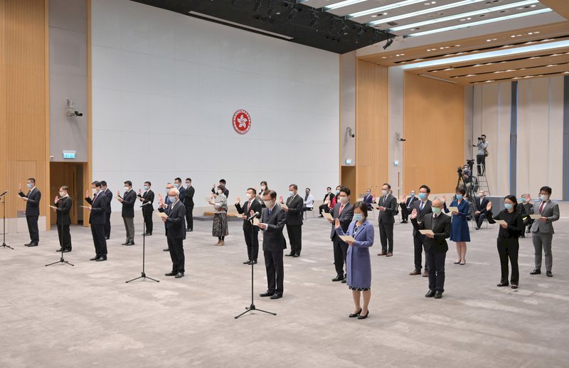 粵港公僕互掛 愛國者治港