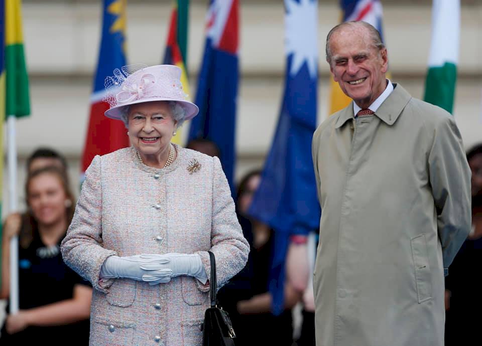 相伴73年送他最後一程 英女王今將送別菲立普親王