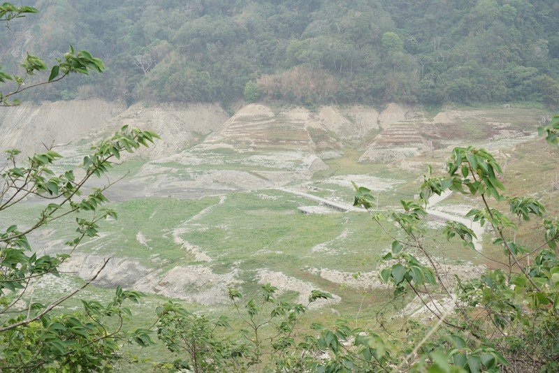 鯉魚潭水庫探底  舊台三線遺址重見天日
