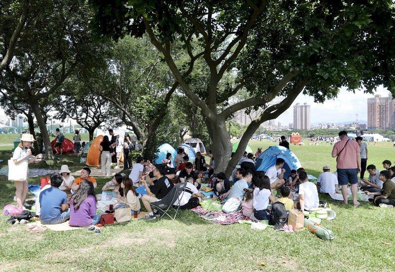 雲量漸減各地多雲到晴 東半部局部雨 金馬局部霧