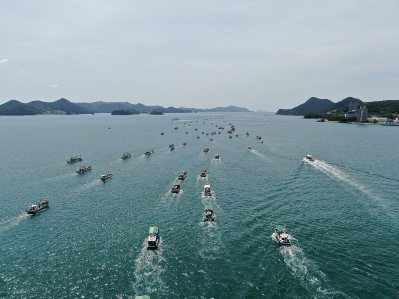 抗議日本核廢水將排入海 350艘韓漁船集結示威