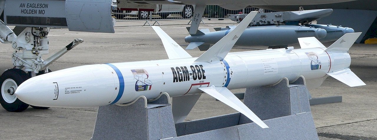 傳美售最新型AGM-88E飛彈 學者:象徵美台互信