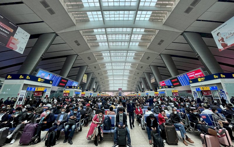 中國五一連假 國鐵集團：單日旅客運量刷新紀錄