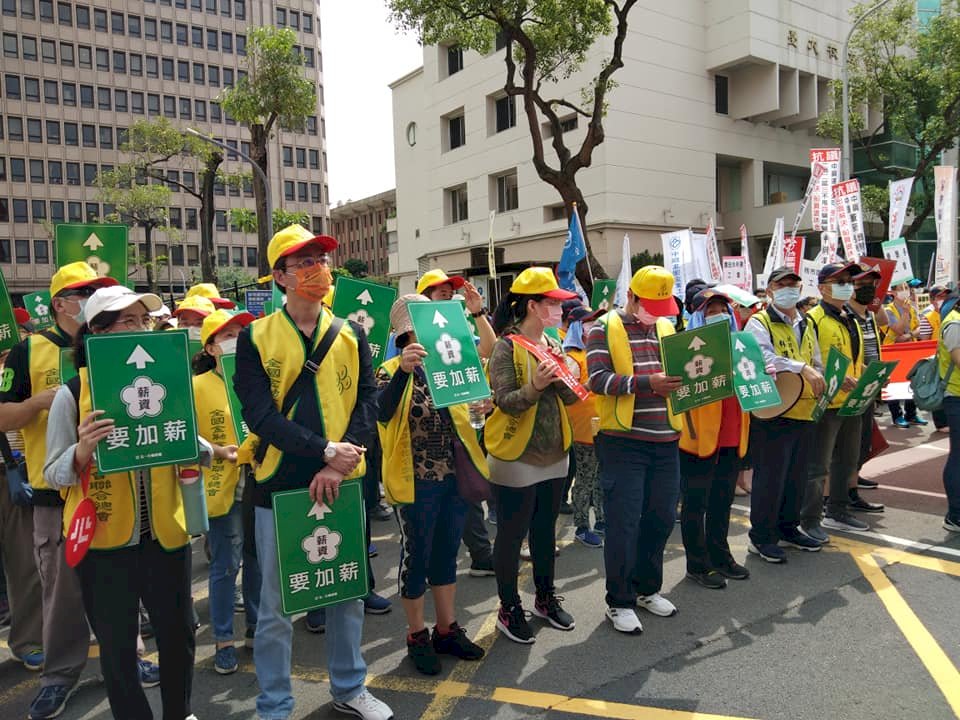 行政院:政府一定擔負勞保年金最終給付責任