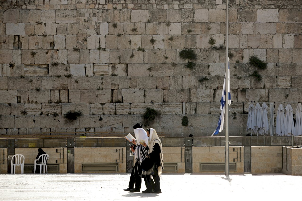 以色列降半旗悼念 踩踏事故究責聲四起