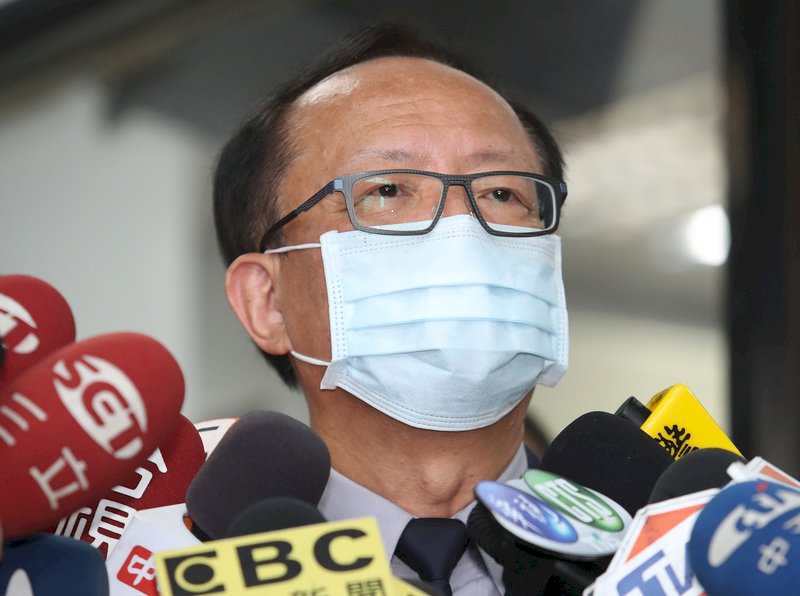黑衣人餐廳丟蟑螂案引發各界關注,警方獲報後立即成立專案小組偵辦,5日上午將嫌犯移送北檢,台北市警察局長陳嘉昌(圖)表示,此案偵辦很急也很辛苦,但警方堅持到底,感謝同仁的辛勞付出。 (圖:中央社)