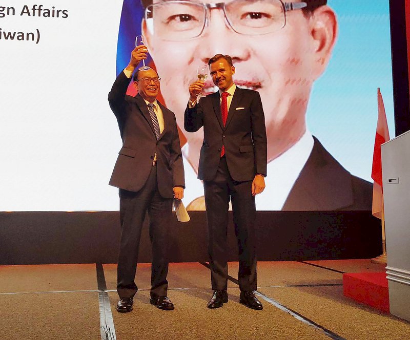 感念台灣捐口罩 波蘭駐台代處長:永不忘這份支持