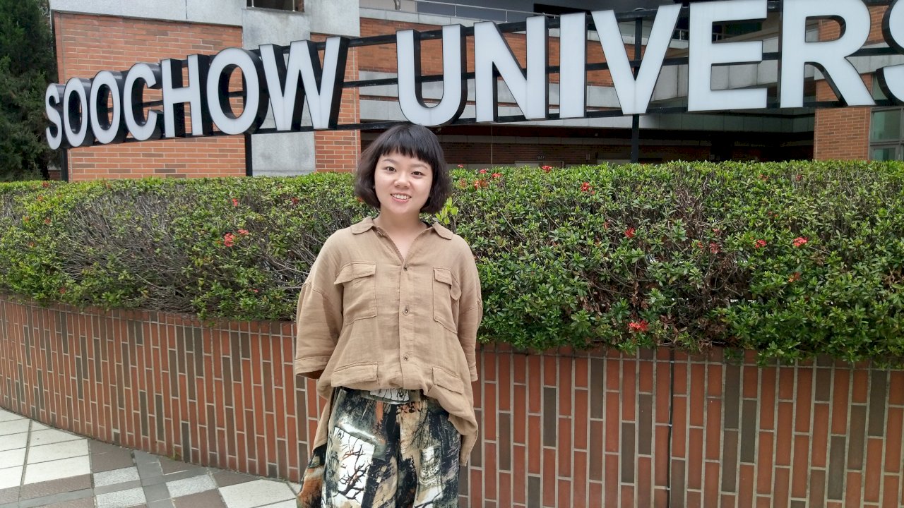 母親節重逢印尼保姆滿週年 許紫涵力學印尼文送感恩卡片