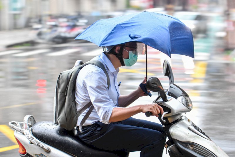 白天高溫炎熱南投﹑南部可達38度 午後局部雷陣雨