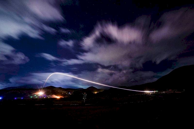 陸戰隊戰訓夜間實彈射擊標槍飛彈頂攻威力曝光