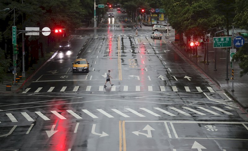 滯留鋒面影響全台有雨 南部留意劇烈降雨