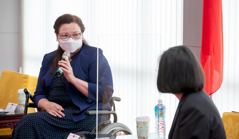 訪台參議員達克沃絲:美國不會拋棄台灣
